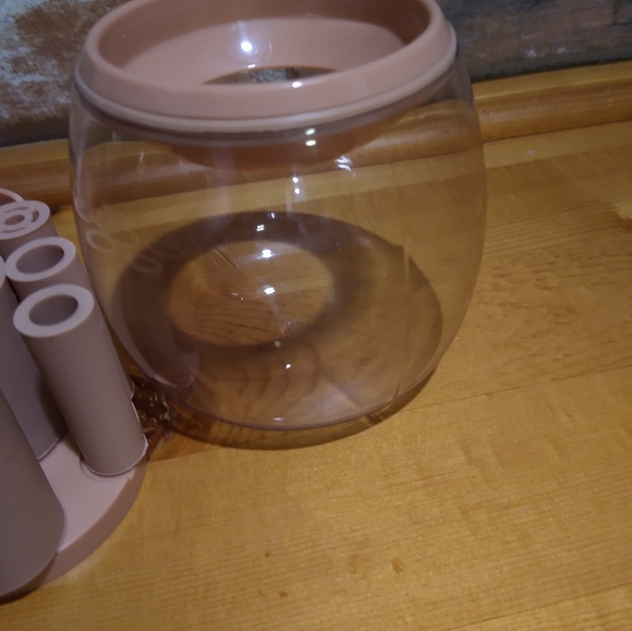 Free with purchase make-up brush cleaner - Picture 6 of 6